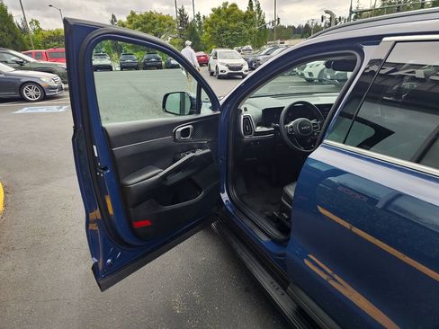 Used 2025 Kia Sorento S w/ Panoramic Sunroof Package AWD/4WD image 19