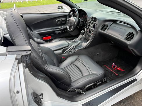 Used 2002 Chevrolet Corvette Convertible w/ Preferred Equipment Group2 RWD image 23