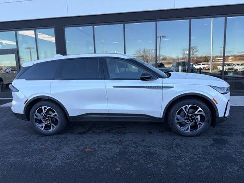 New 2026 Lincoln Nautilus Premier w/ Equipment Group 102A image 2