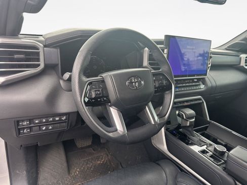 Used 2023 Toyota Sequoia Platinum AWD/4WD image 10