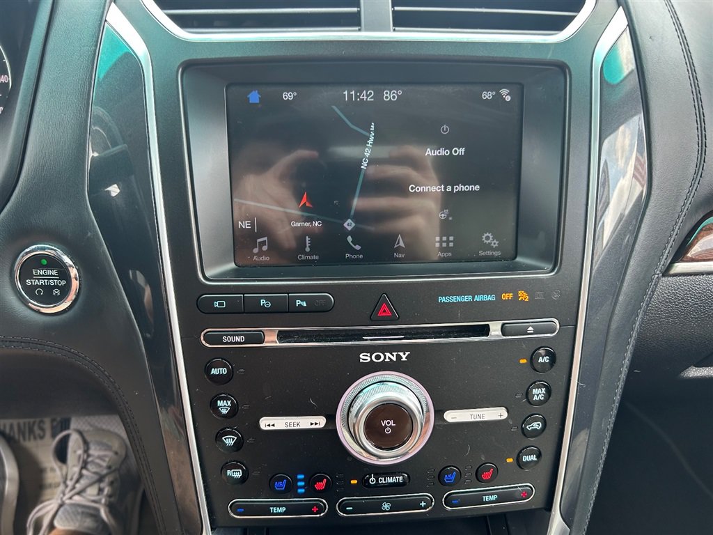 Used 2017 Ford Explorer Platinum AWD/4WD image 35