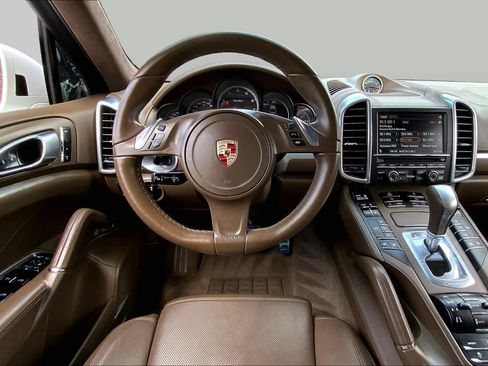 Used 2013 Porsche Cayenne Turbo AWD/4WD image 6