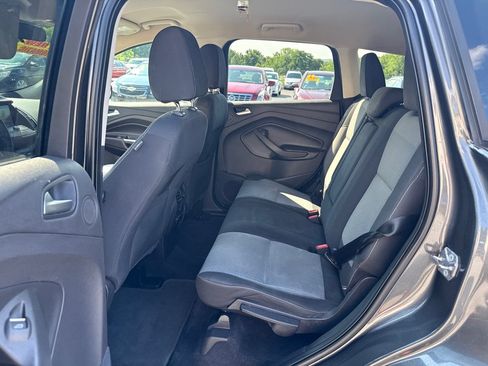 Used 2017 Ford Escape SE w/ Equipment Group 201A FWD image 10