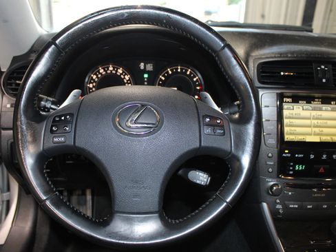 Used 2010 Lexus IS 350C w/ Luxury Pkg RWD image 12