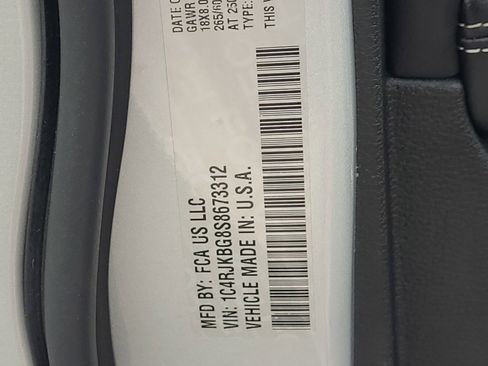 Certified 2025 Jeep Grand Cherokee L Limited image 33