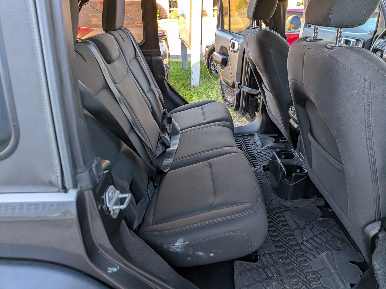 Used 2018 Jeep Wrangler Unlimited Sport S AWD/4WD image 33