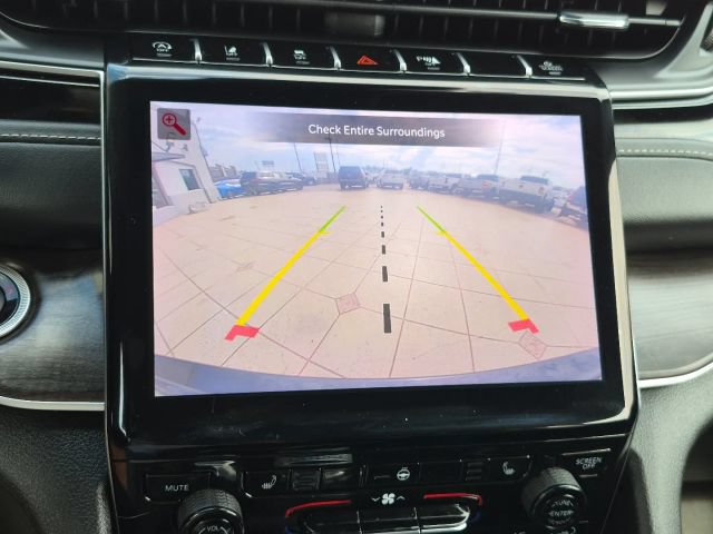 Used 2023 Jeep Grand Cherokee Limited AWD/4WD image 27
