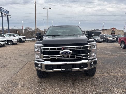 Used 2025 Ford F350 XLT w/ Tremor Off-Road Package image 2