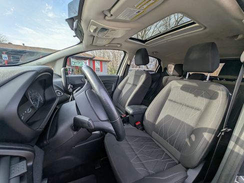 Used 2019 Ford EcoSport SE w/ SE Convenience Package image 9