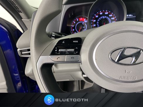 Used 2021 Hyundai Elantra SE FWD image 22