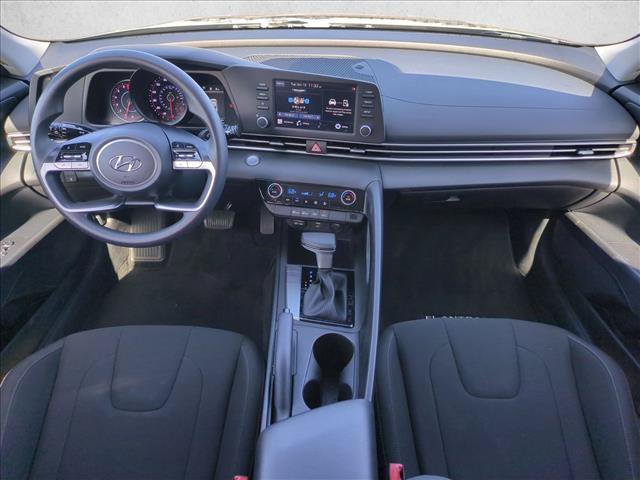 Used 2022 Hyundai Elantra SEL FWD image 16