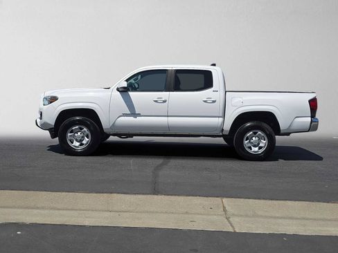 Used 2020 Toyota Tacoma SR5 RWD image 6