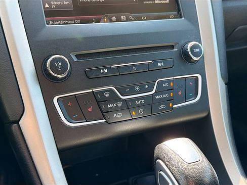 Used 2016 Ford Fusion Energi SE FWD image 17