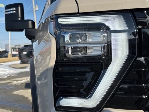 New 2026 Chevrolet Silverado 2500 ZR2 AWD/4WD image 13