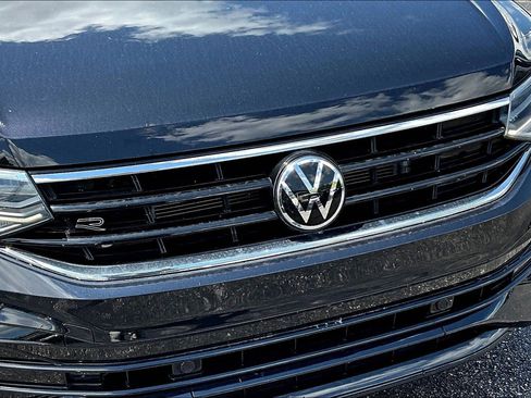 Used 2024 Volkswagen Tiguan SE R-Line AWD/4WD image 33