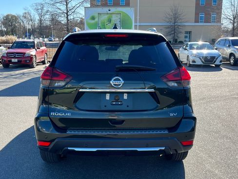 Used 2019 Nissan Rogue SV w/ Premium Package image 8