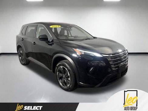 Used 2024 Nissan Rogue SV AWD/4WD image 4