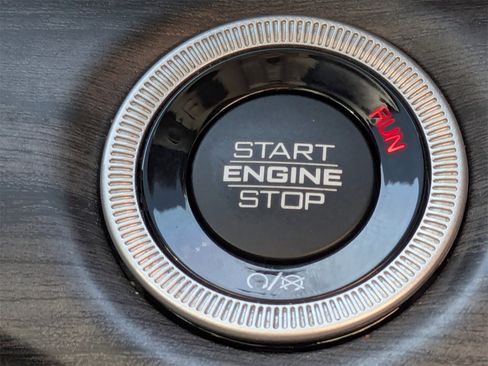 Used 2023 Jeep Grand Cherokee L Limited w/ Black Appearance Package image 33