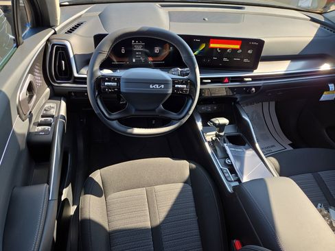 New 2026 Kia Sorento LX FWD image 8