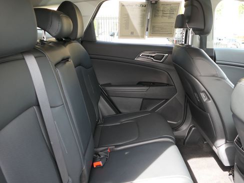 Used 2023 Kia Sportage EX image 25