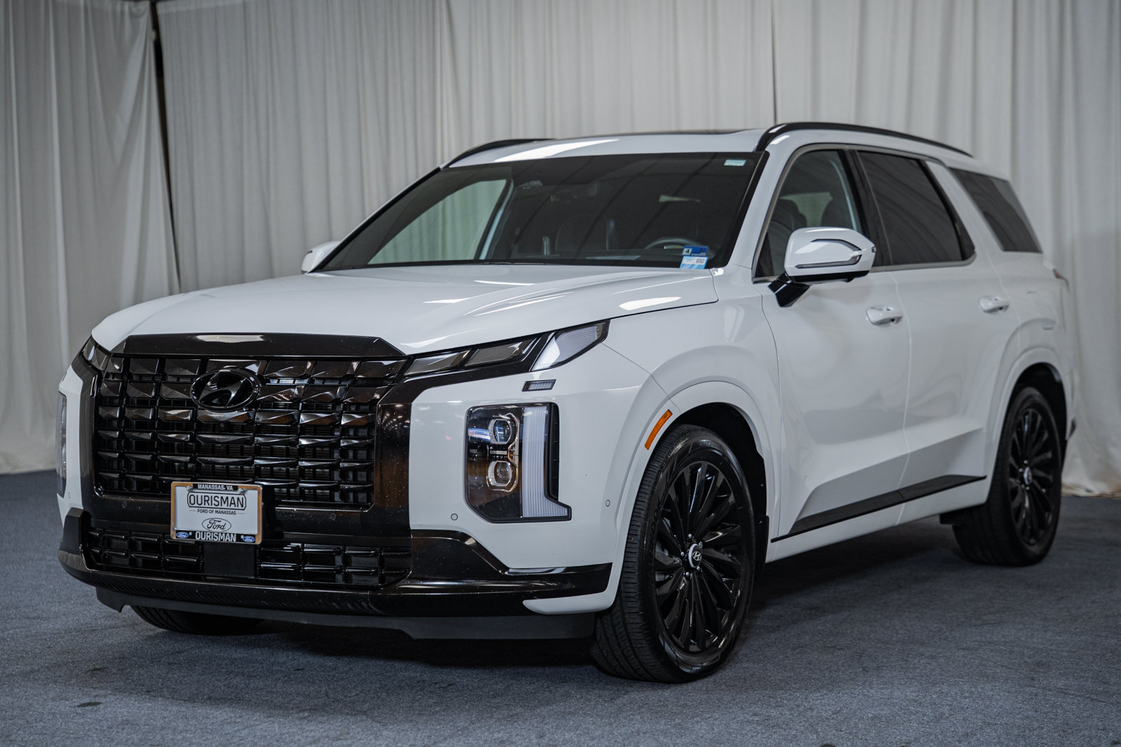 Used 2025 Hyundai Palisade Calligraphy AWD/4WD image 3