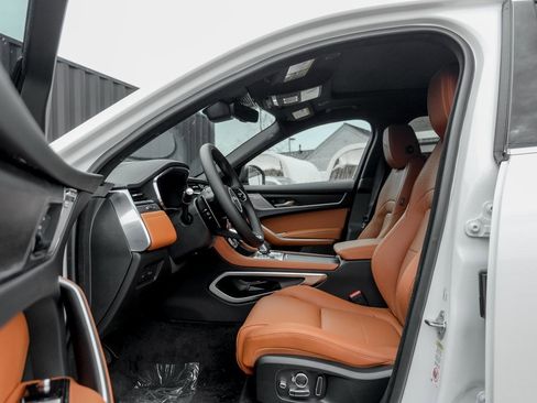 New 2026 Jaguar F-PACE R-Dynamic S image 10