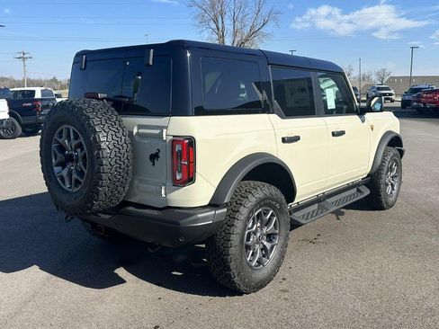 New 2025 Ford Bronco Badlands AWD/4WD image 3