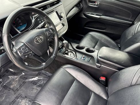 Used 2018 Toyota Avalon Touring image 10
