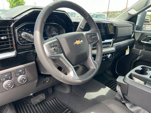 New 2025 Chevrolet Silverado 2500 LT w/ Z71 Off-Road Package image 13