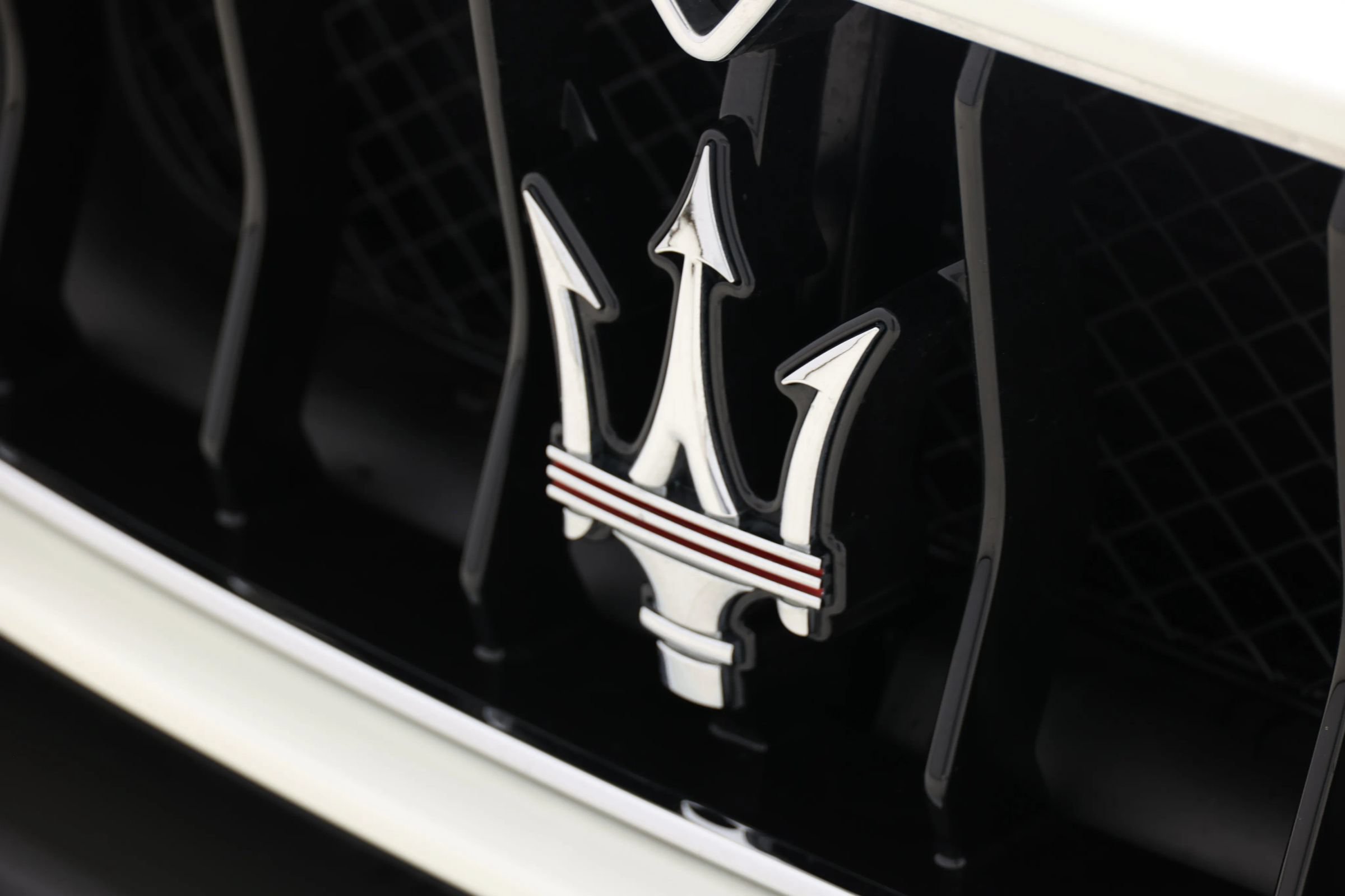 Used 2018 Maserati GranTurismo Sport RWD image 99