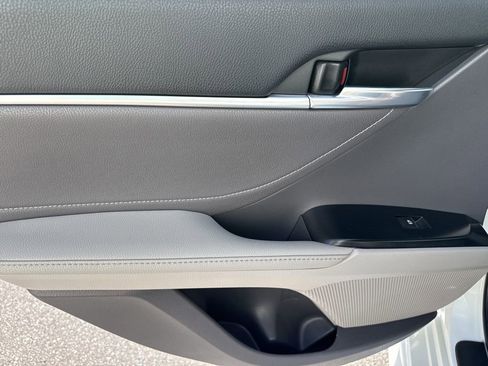 Used 2018 Toyota Camry XSE FWD image 12