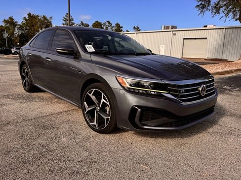 Used 2020 Volkswagen Passat 2.0T R-Line image 8