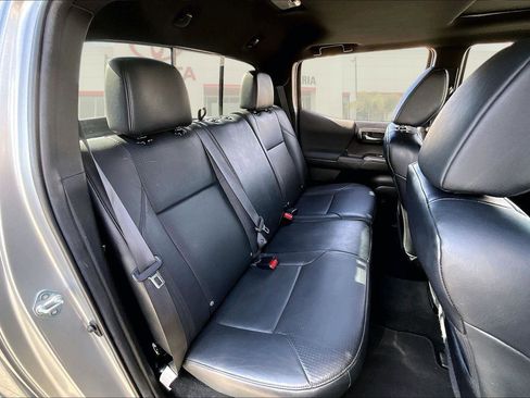 Used 2022 Toyota Tacoma TRD Sport image 27