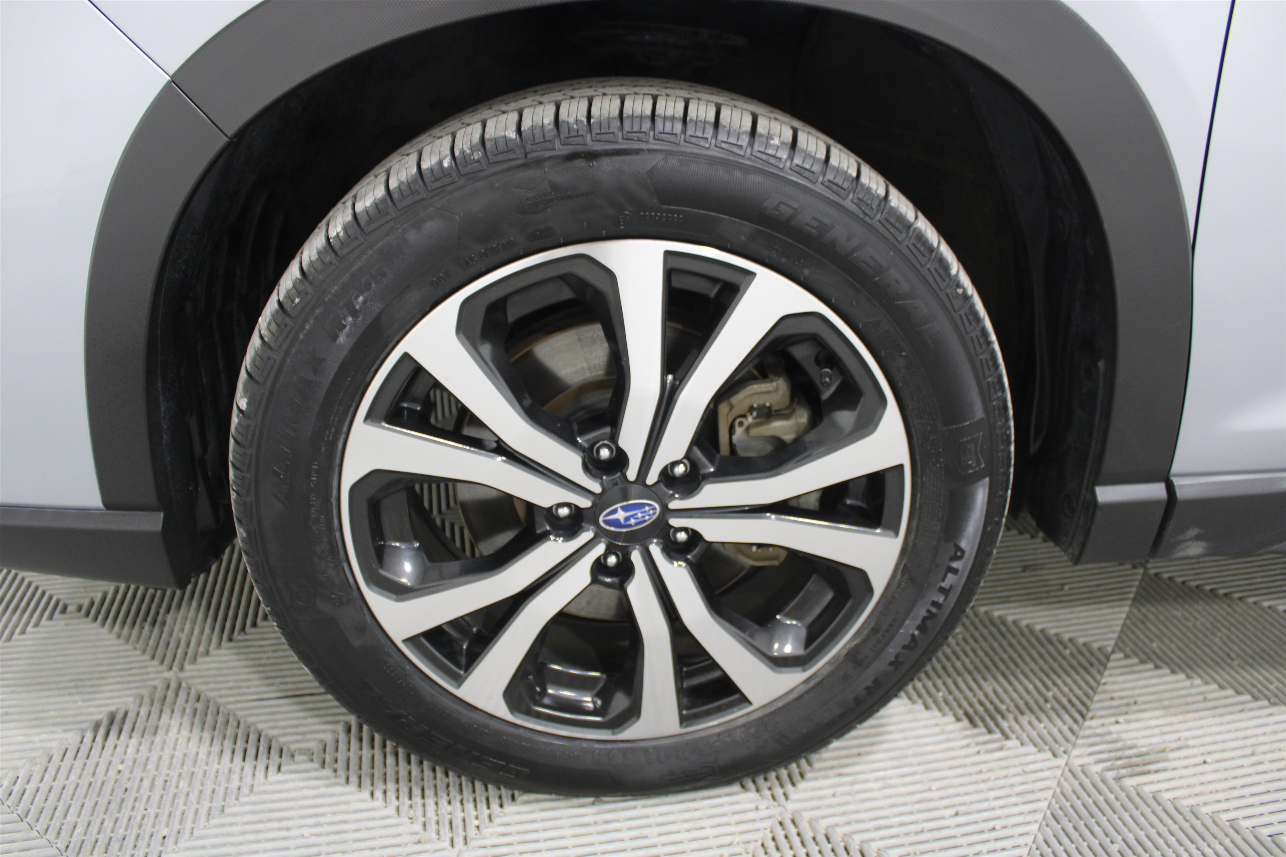 Certified 2024 Subaru Forester Limited AWD/4WD image 9