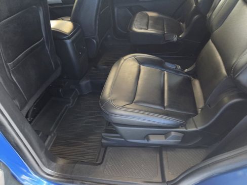 Used 2023 Ford Explorer XLT w/ Equipment Group 202A image 18
