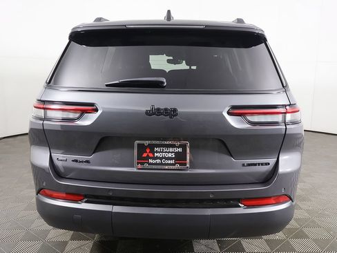 Used 2023 Jeep Grand Cherokee L Limited w/ Black Appearance Package AWD/4WD image 14