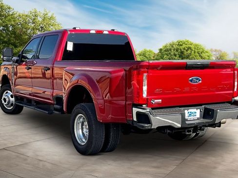 Used 2023 Ford F350 XLT AWD/4WD image 9