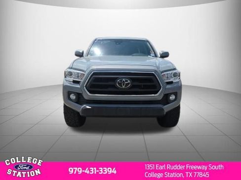 Used 2021 Toyota Tacoma SR5 RWD image 2