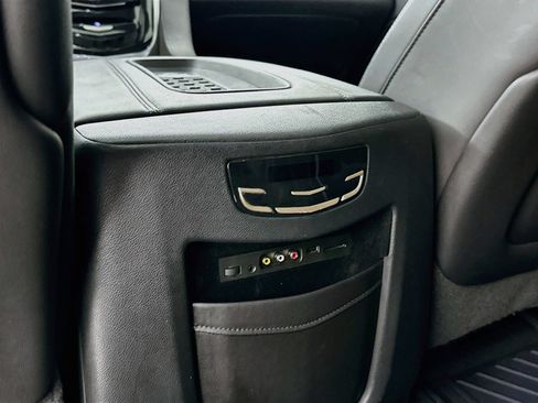 Used 2016 Cadillac Escalade Premium AWD/4WD image 29