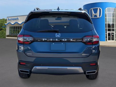 New 2026 Honda Pilot Touring image 4