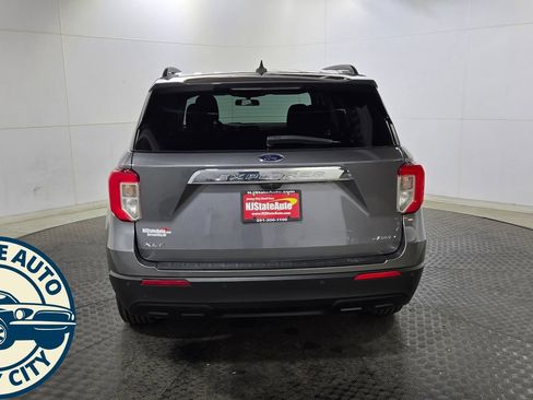 Used 2022 Ford Explorer XLT AWD/4WD image 12