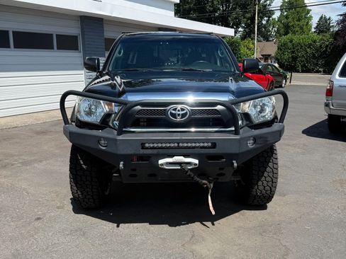 Used 2015 Toyota Tacoma 4x4 Access Cab V6 w/ TRD Off-Road Package image 2