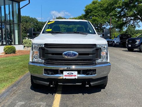 Used 2018 Ford F250 XL w/ Power Equipment Group AWD/4WD image 2