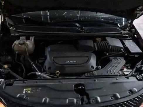 Used 2018 Chrysler Pacifica Touring Plus w/ Tire & Wheel Group image 48