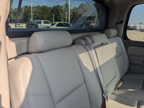 Used 2013 Chevrolet Avalanche LTZ RWD image 16