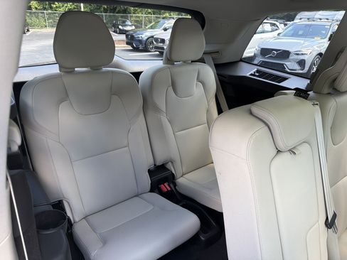 Certified 2025 Volvo XC90 B5 Plus w/ Protection Package Premier AWD/4WD image 46