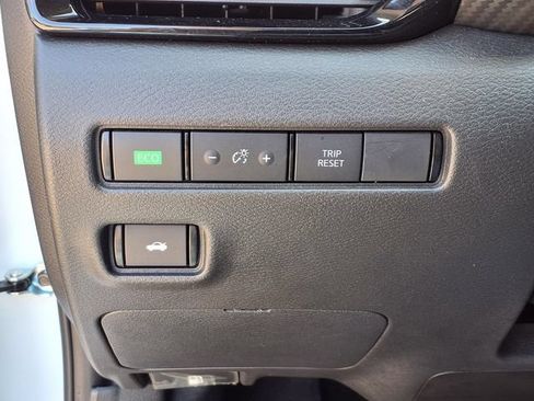 Used 2025 Nissan Sentra SR w/ SR Premium Package FWD image 15
