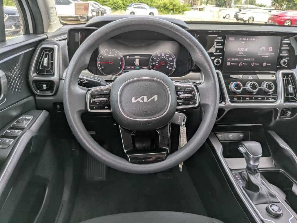 Certified 2023 Kia Sorento LX FWD image 15