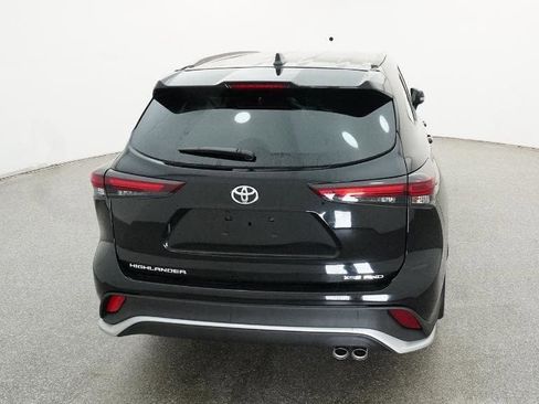 New 2026 Toyota Highlander XSE image 7