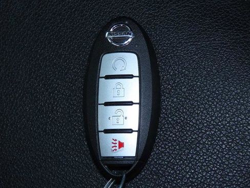 Used 2022 Nissan Titan PRO-4X w/ Pro-4x Convenience Package image 35